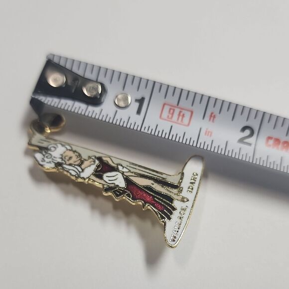 Vintage Wallace Idaho Red Light Street Lamppost Lady Enamel Lapel Pin Souvenir - Picture 4 of 5